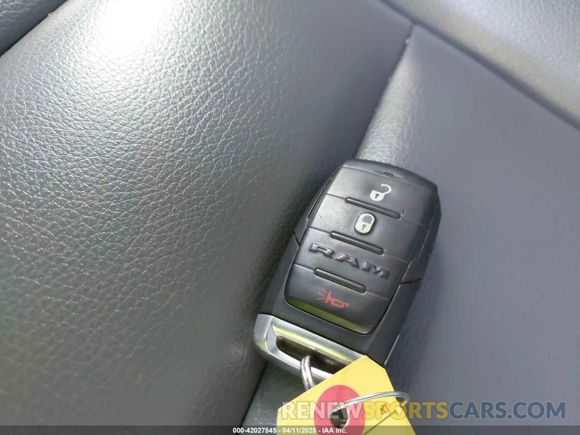 11 fotografías del automóvil dañado 1C6SRECG1NN268755 RAM 1500 2022