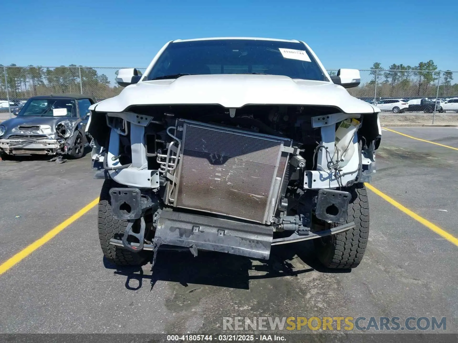 13 fotografías del automóvil dañado 1C6SRFBT1NN389824 RAM 1500 2022