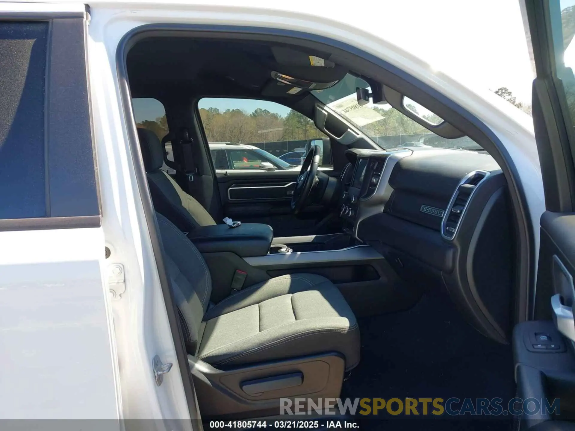 5 fotografías del automóvil dañado 1C6SRFBT1NN389824 RAM 1500 2022