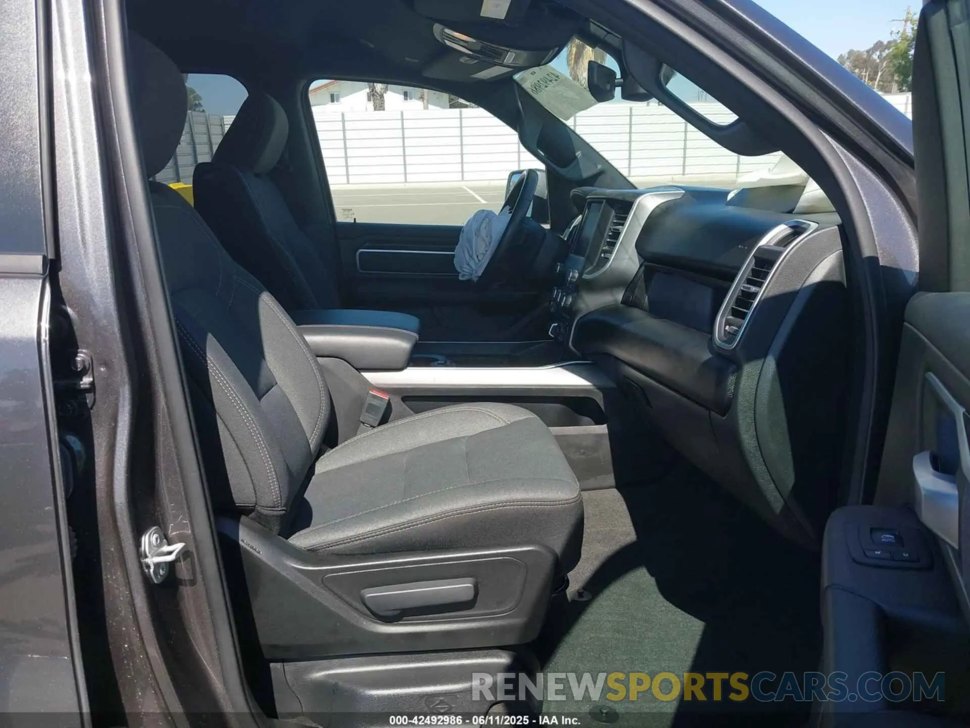 5 fotografías del automóvil dañado 1C6SRFBT3NN184201 RAM 1500 2022