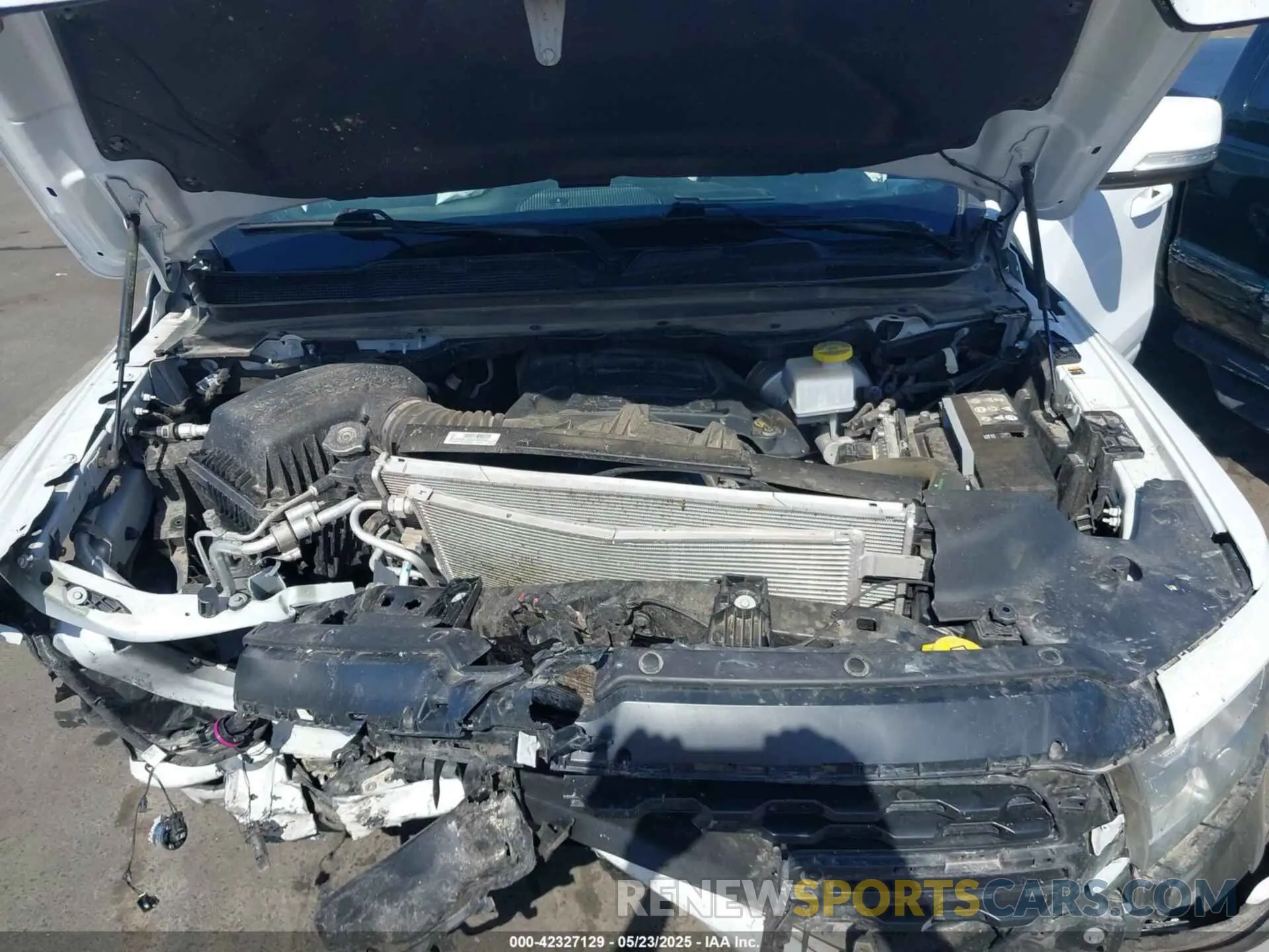 10 fotografías del automóvil dañado 1C6SRFBT9NN397346 RAM 1500 2022