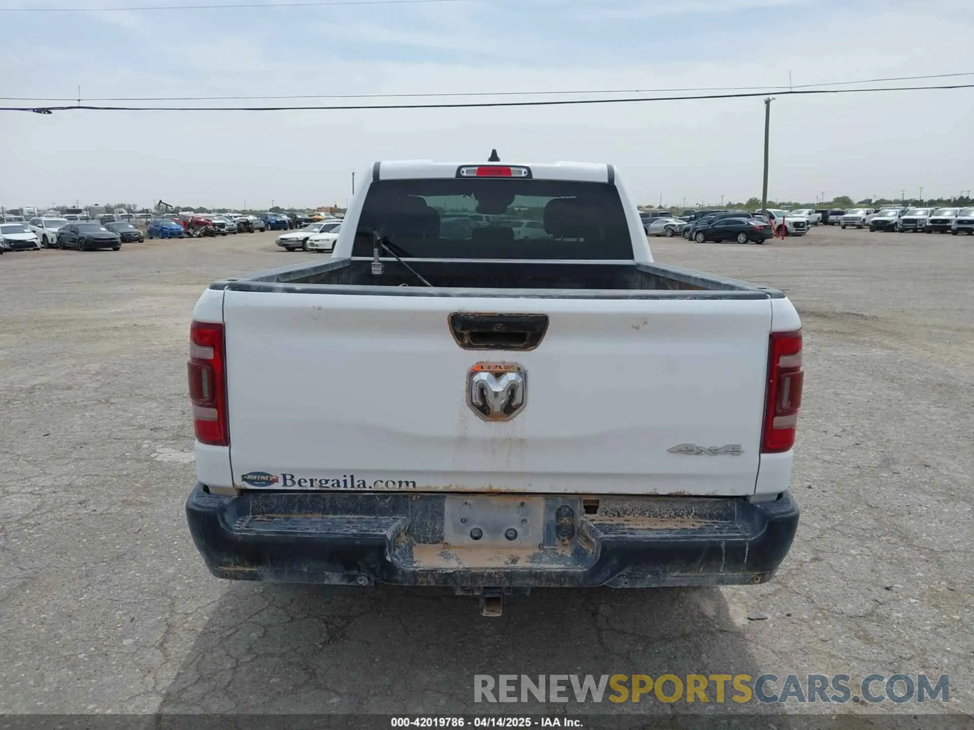 16 fotografías del automóvil dañado 1C6SRFCT5NN433600 RAM 1500 2022