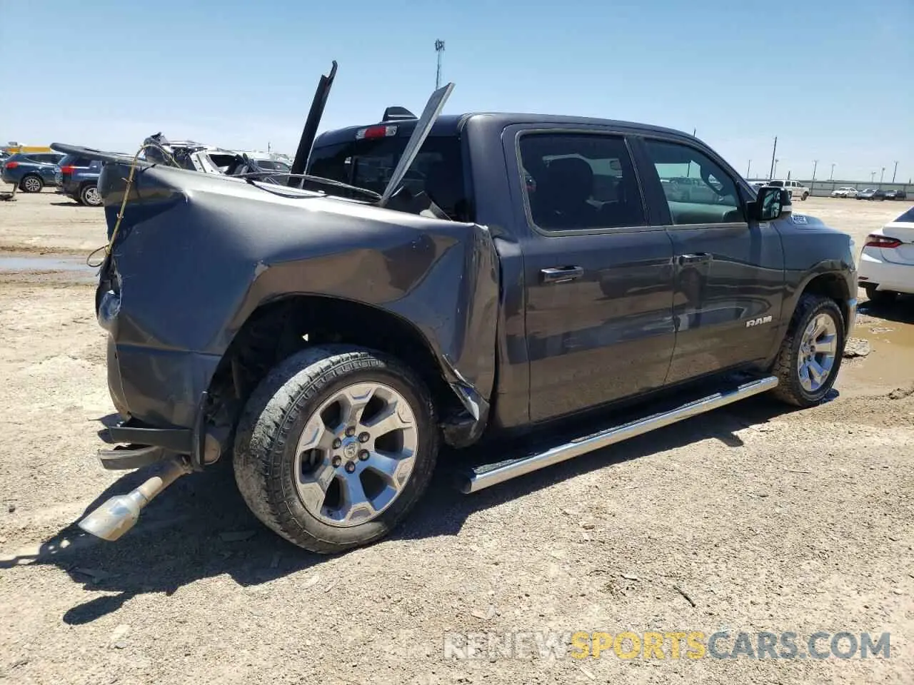 3 fotografías del automóvil dañado 1C6SRFFT0NN154812 RAM 1500 2022