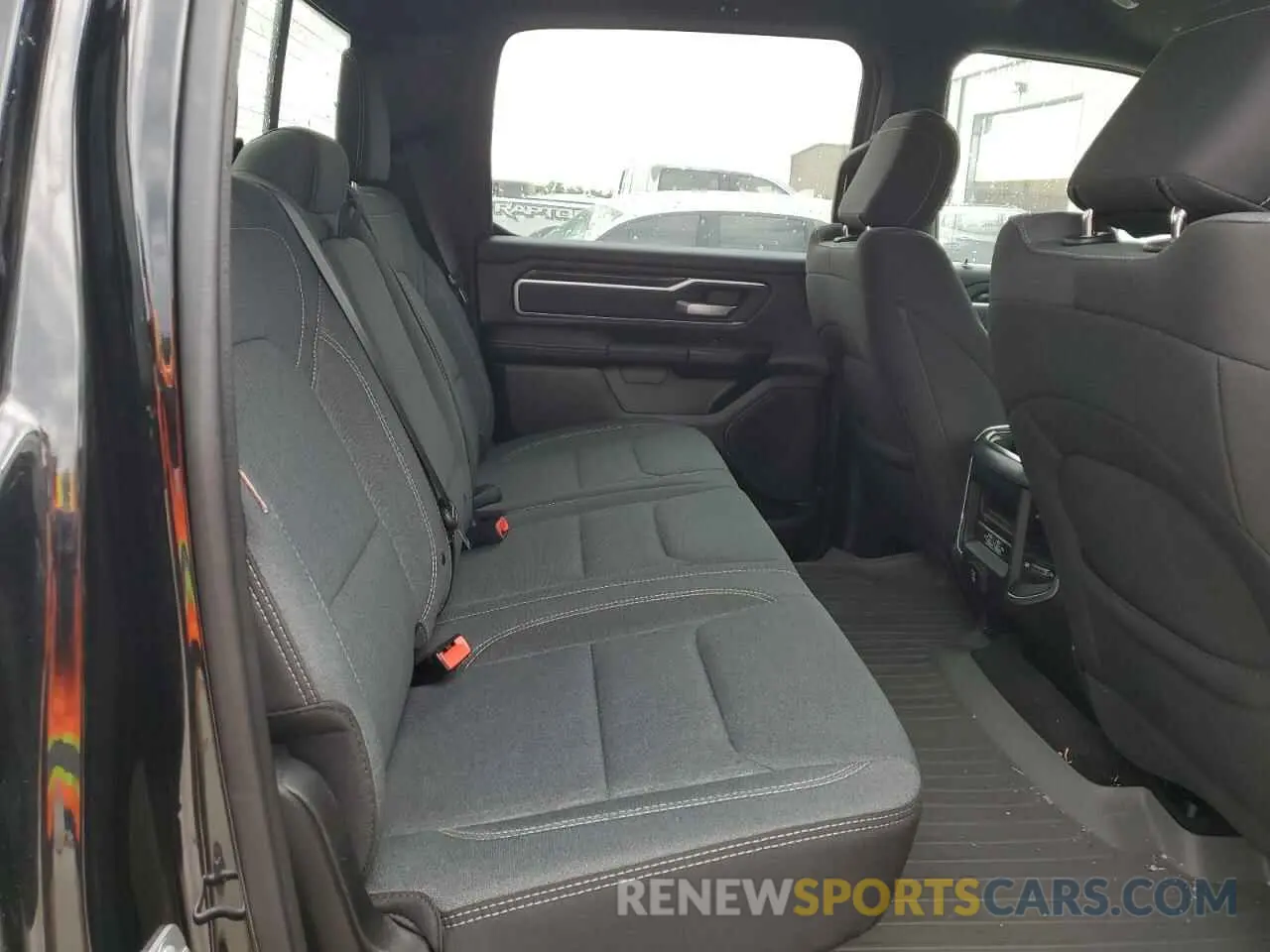 10 fotografías del automóvil dañado 1C6SRFFT1NN313174 RAM 1500 2022