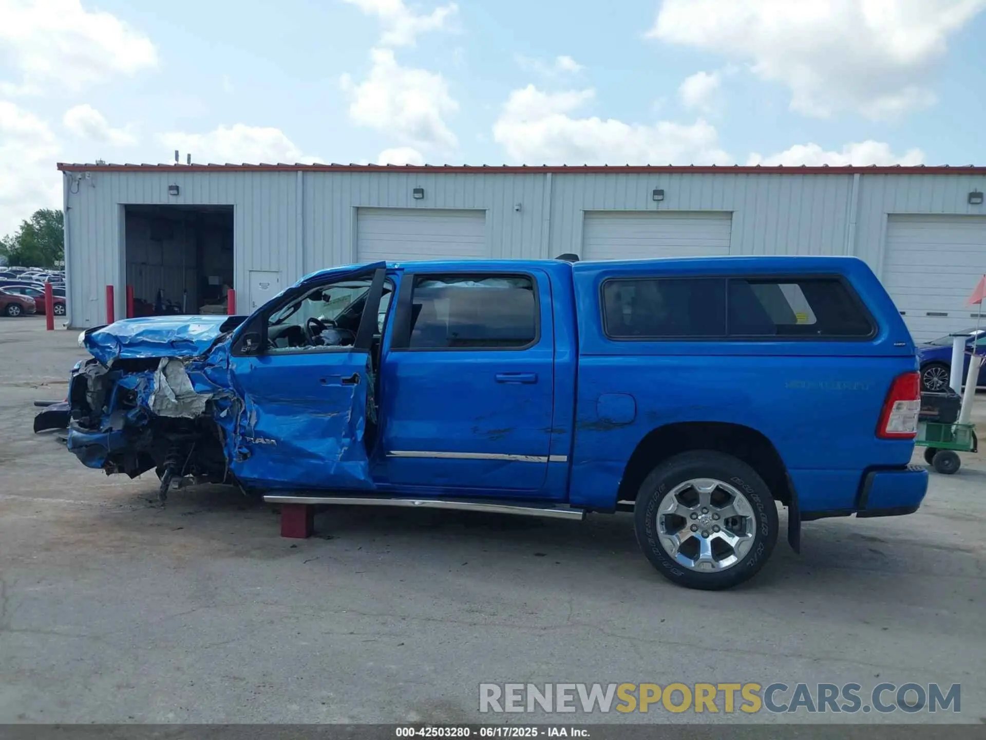 14 fotografías del automóvil dañado 1C6SRFFT1NN401769 RAM 1500 2022