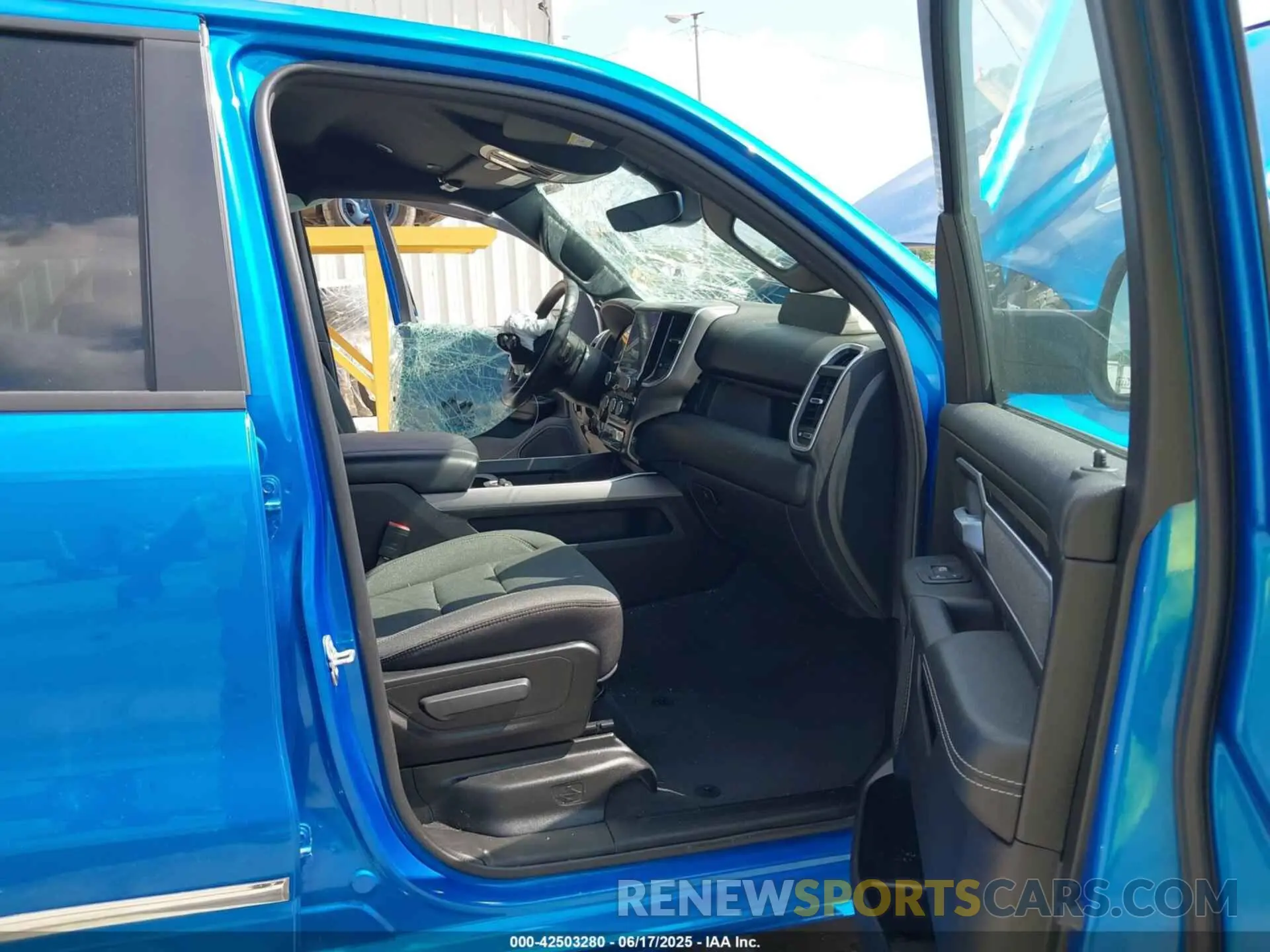 5 fotografías del automóvil dañado 1C6SRFFT1NN401769 RAM 1500 2022