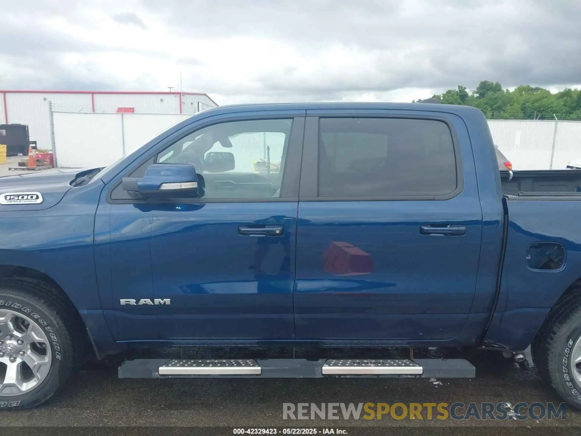 15 fotografías del automóvil dañado 1C6SRFFT2NN428978 RAM 1500 2022