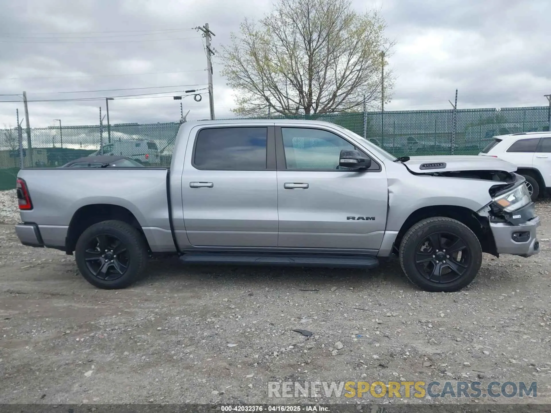 12 fotografías del automóvil dañado 1C6SRFFT5NN280759 RAM 1500 2022
