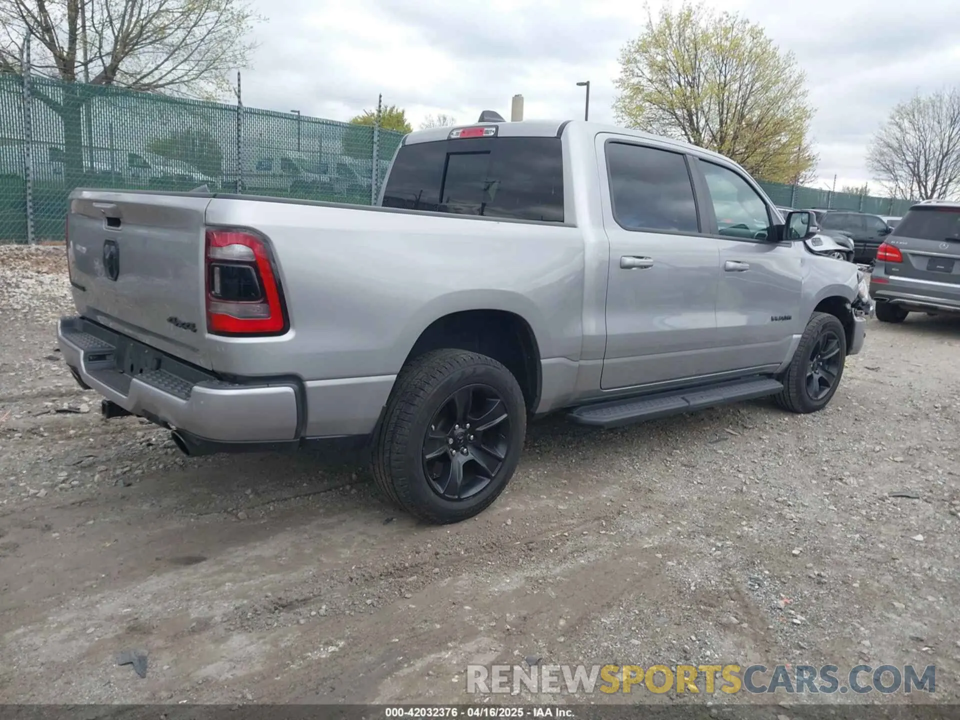4 fotografías del automóvil dañado 1C6SRFFT5NN280759 RAM 1500 2022