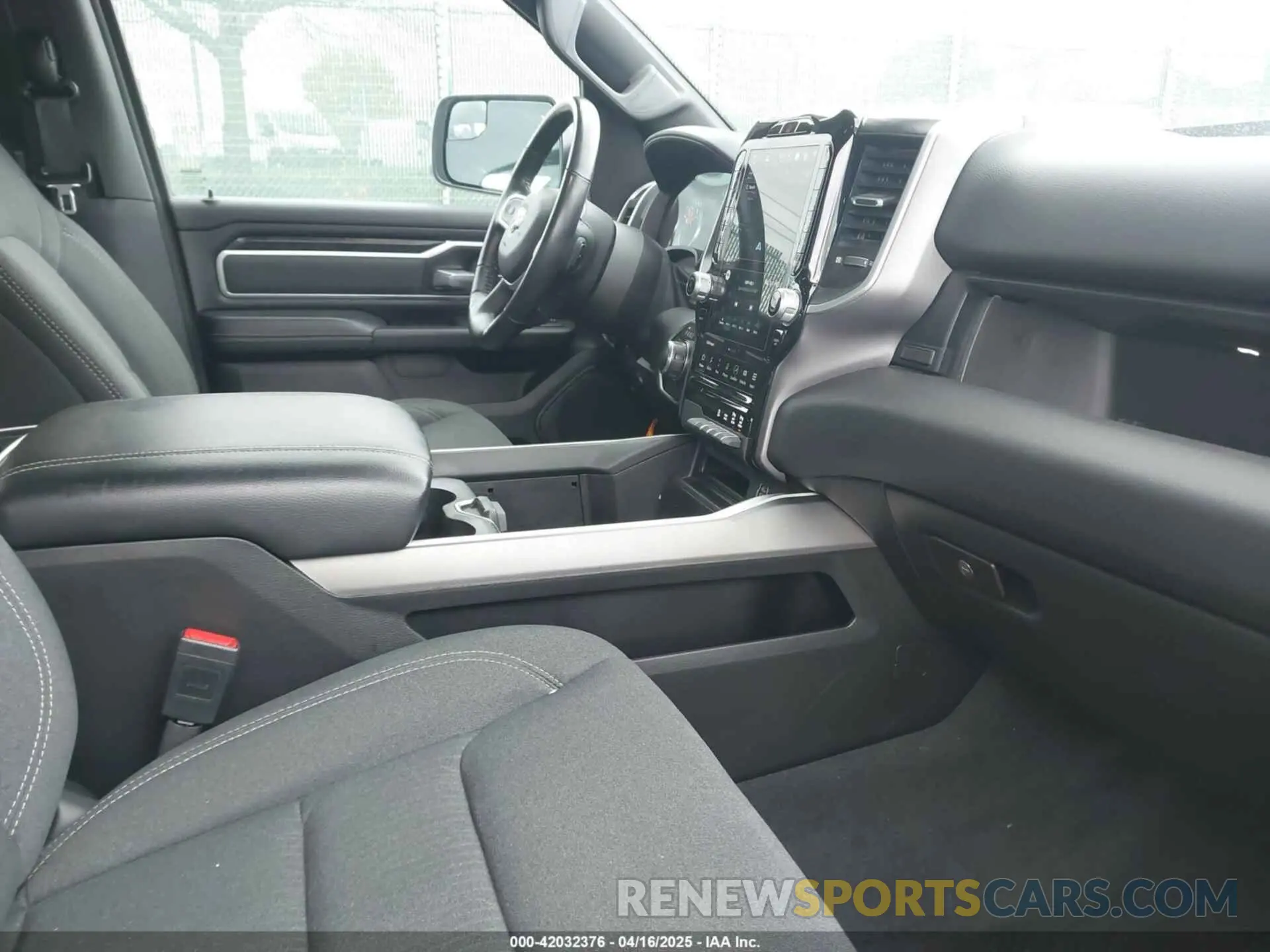 5 fotografías del automóvil dañado 1C6SRFFT5NN280759 RAM 1500 2022