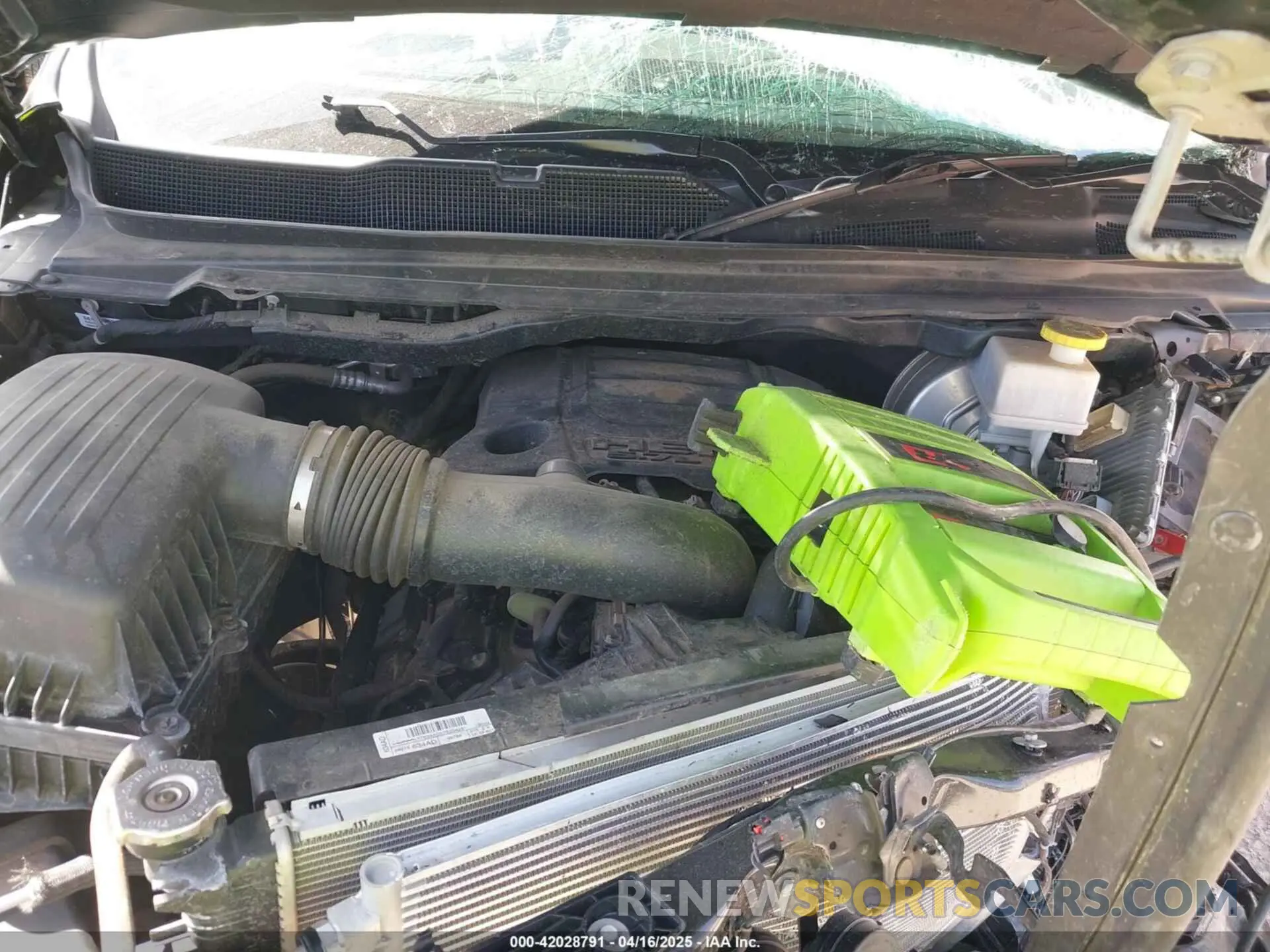 10 fotografías del automóvil dañado 1C6SRFFT5NN283063 RAM 1500 2022