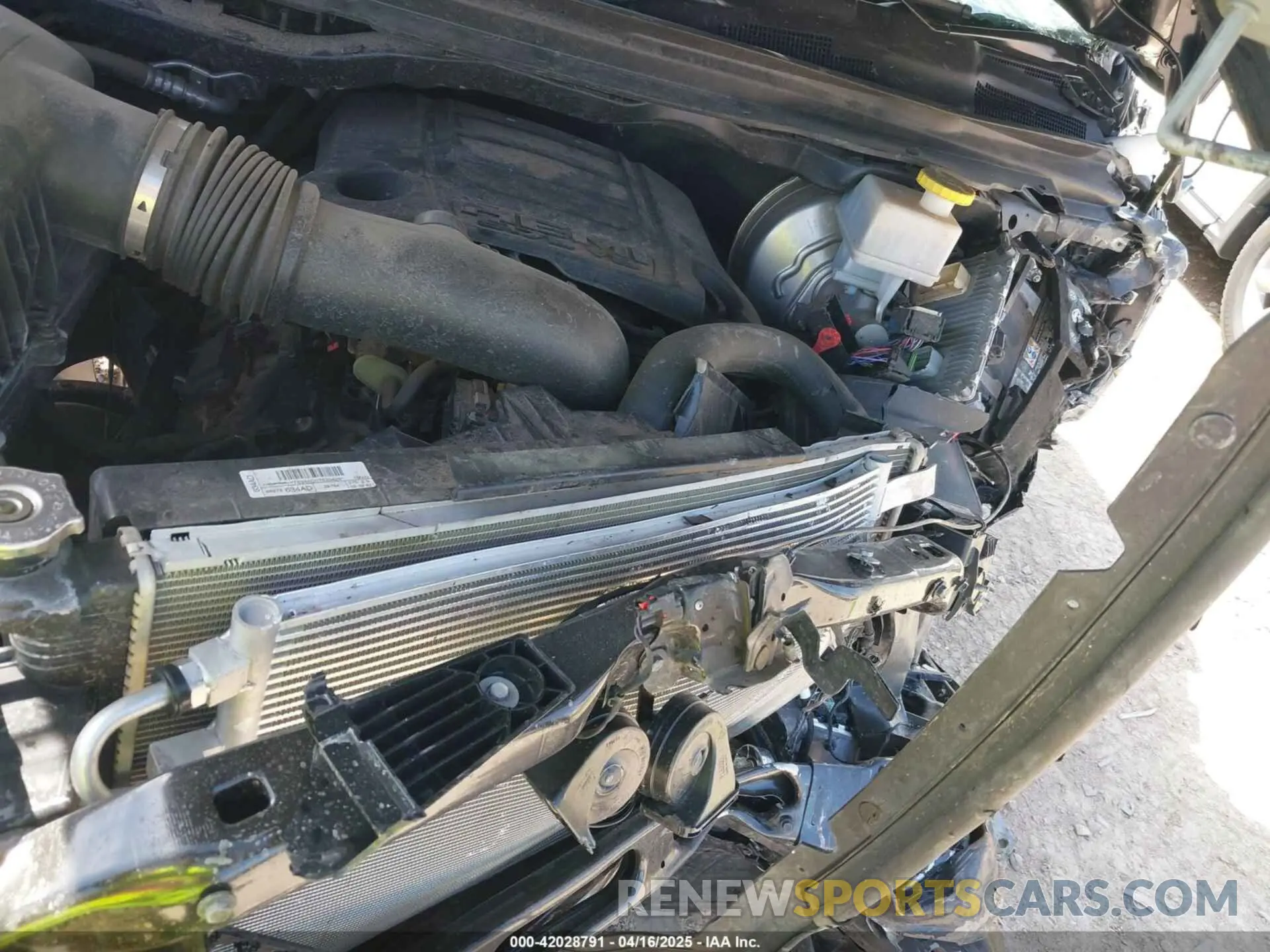 12 fotografías del automóvil dañado 1C6SRFFT5NN283063 RAM 1500 2022