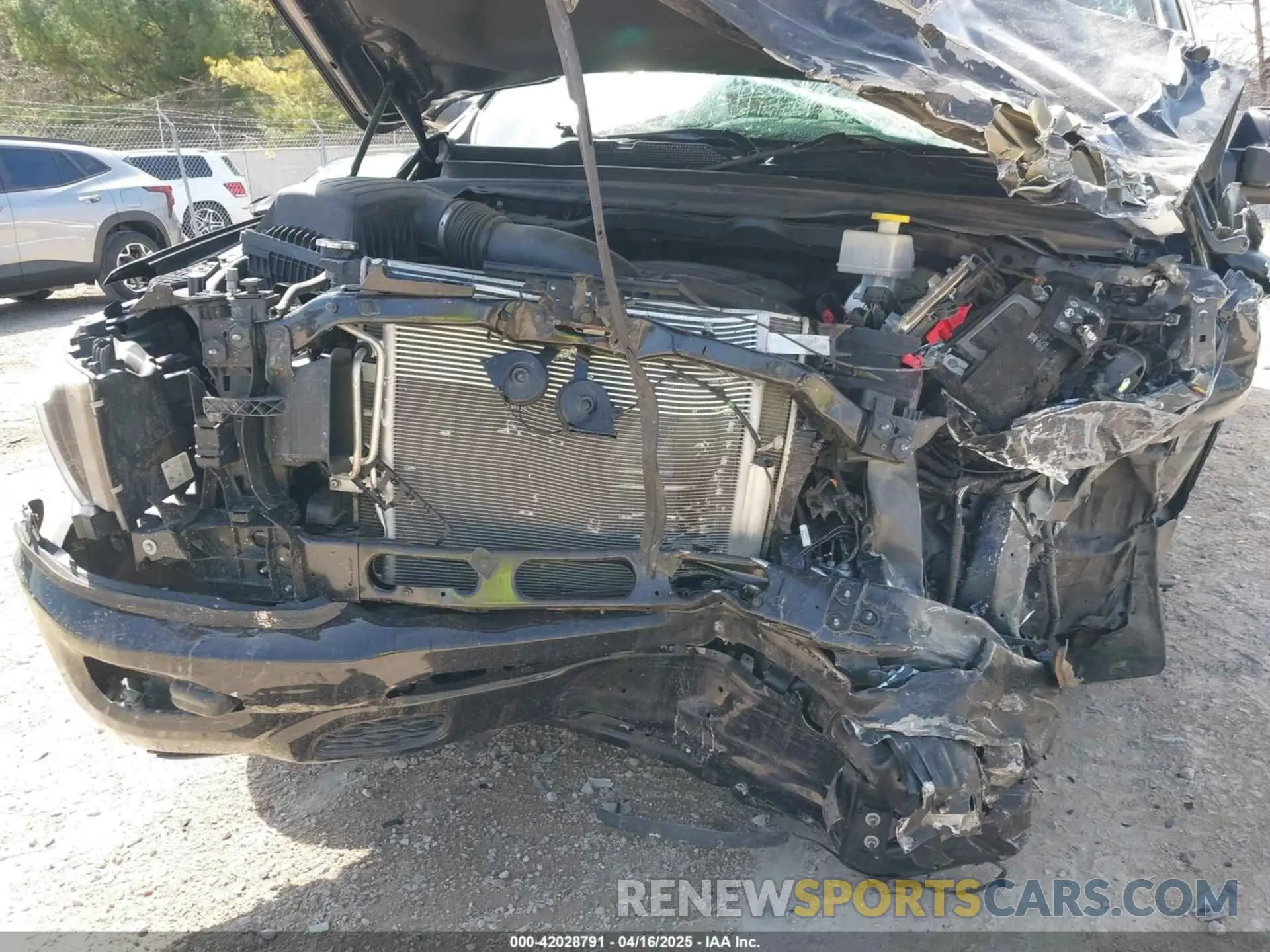 19 fotografías del automóvil dañado 1C6SRFFT5NN283063 RAM 1500 2022
