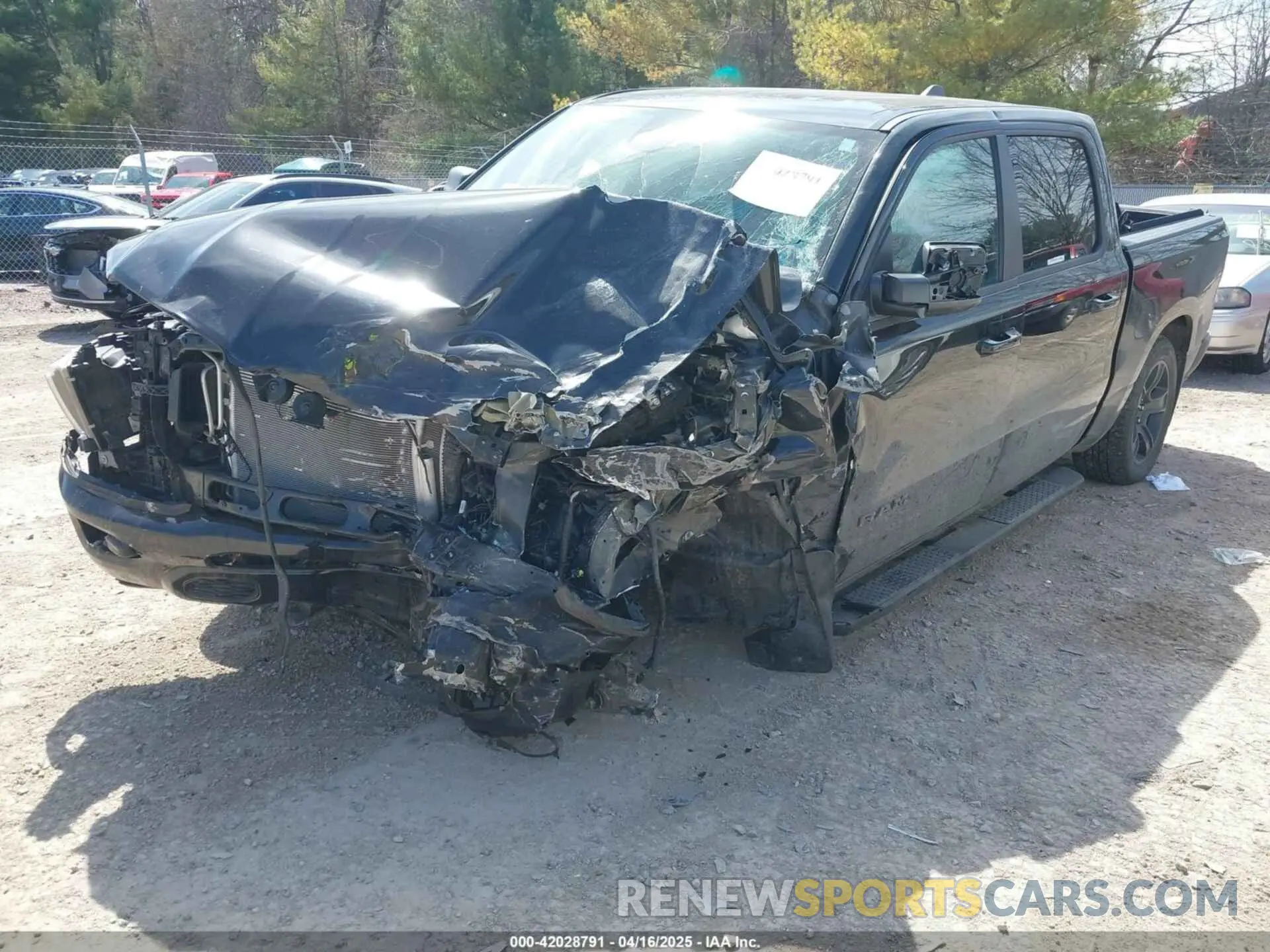2 fotografías del automóvil dañado 1C6SRFFT5NN283063 RAM 1500 2022
