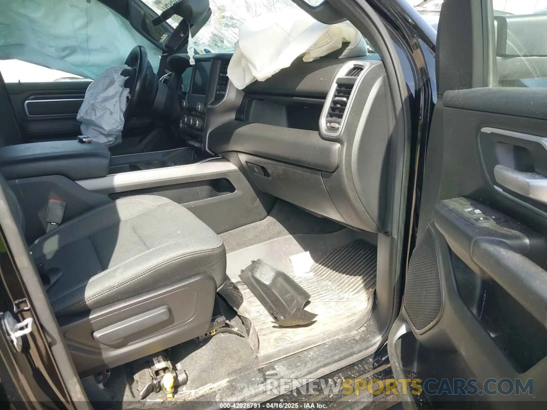 5 fotografías del automóvil dañado 1C6SRFFT5NN283063 RAM 1500 2022
