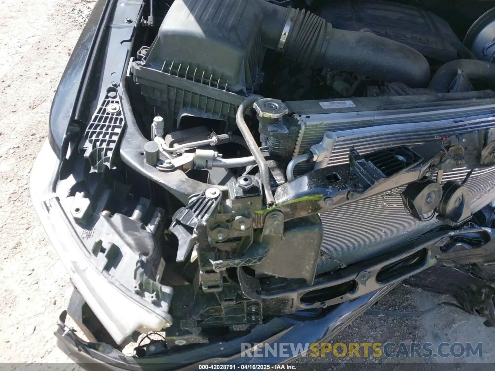6 fotografías del automóvil dañado 1C6SRFFT5NN283063 RAM 1500 2022