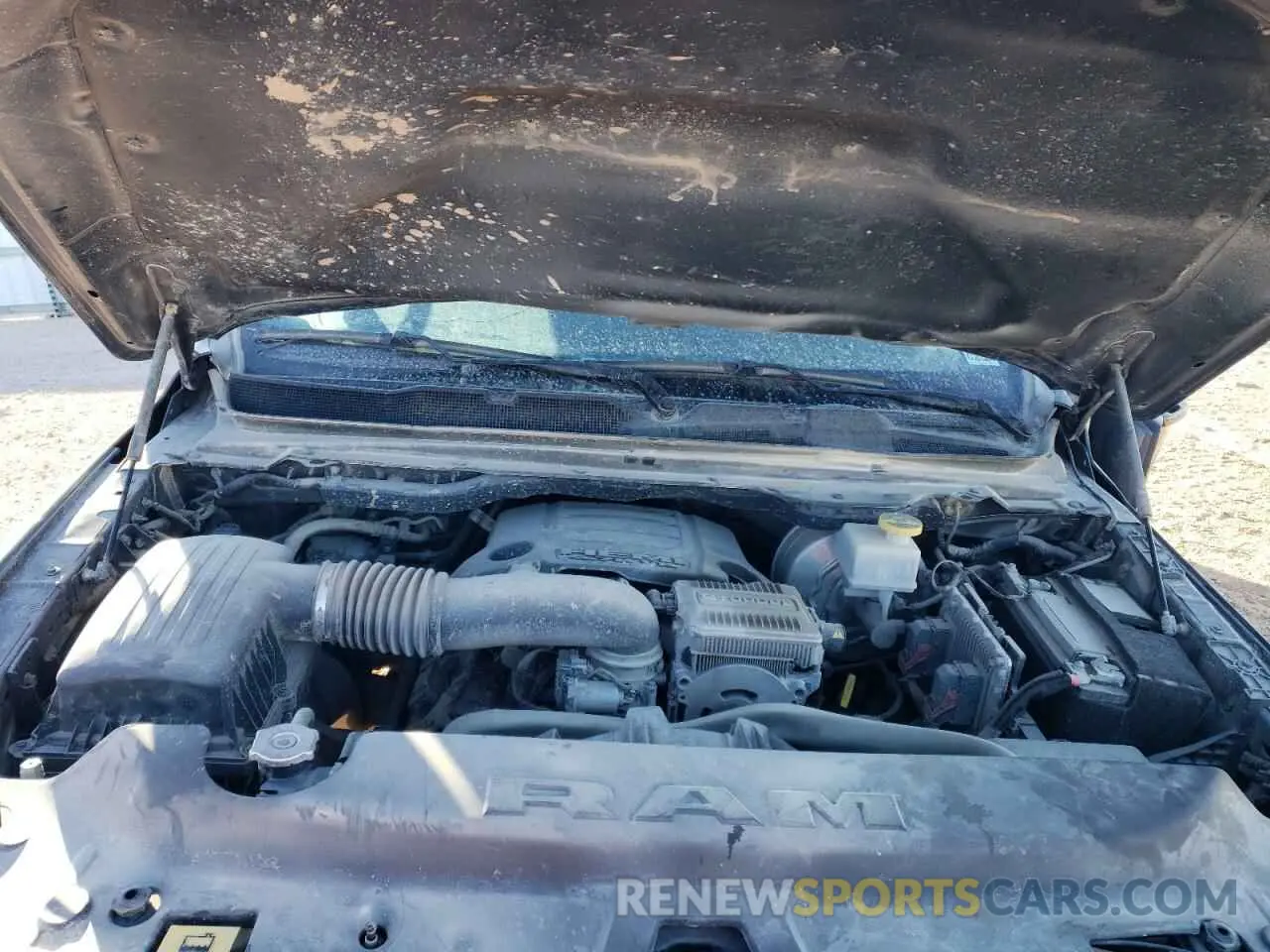 11 fotografías del automóvil dañado 1C6SRFFT5NN478001 RAM 1500 2022
