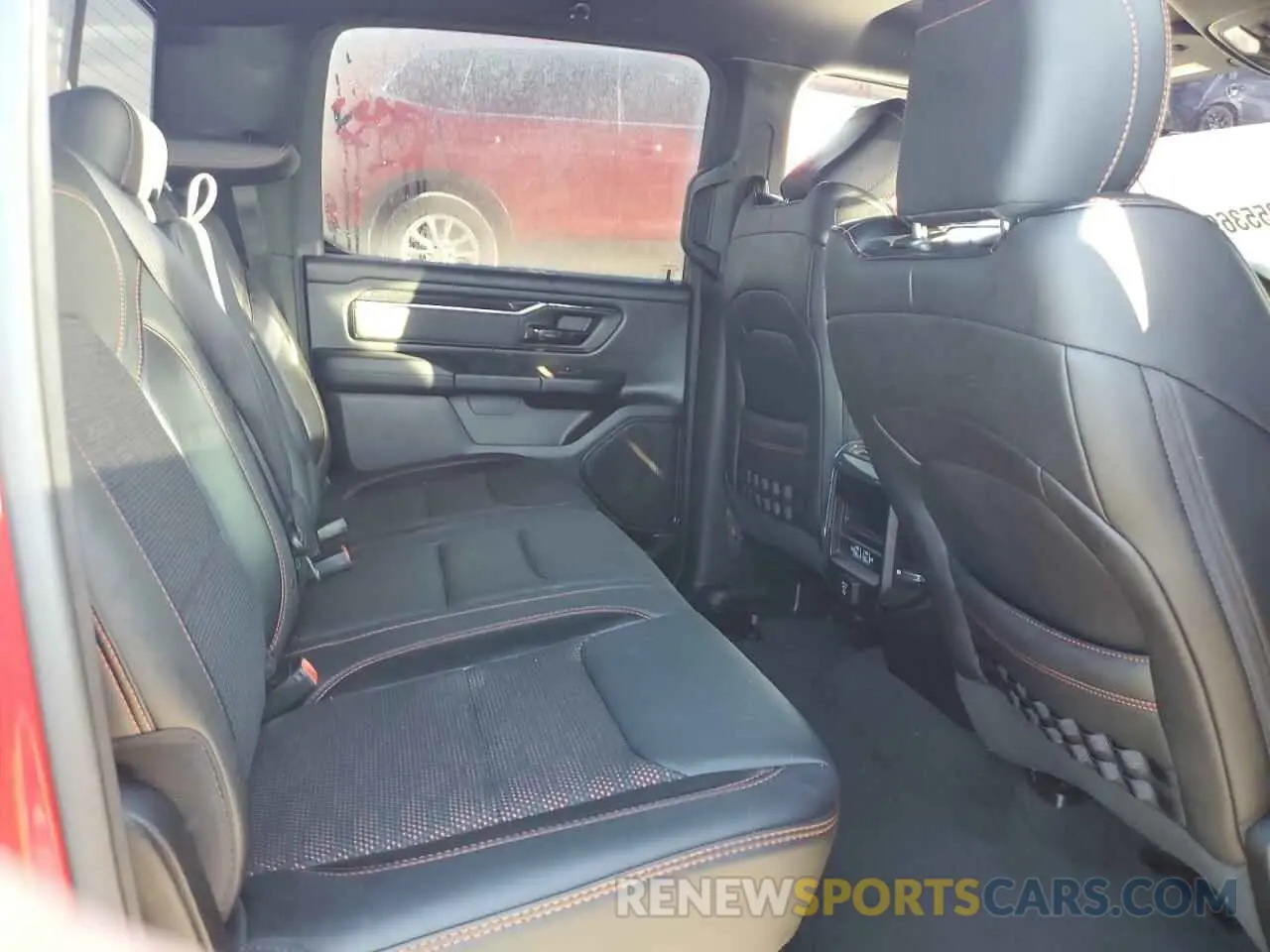 11 fotografías del automóvil dañado 1C6SRFFT6NN243185 RAM 1500 2022