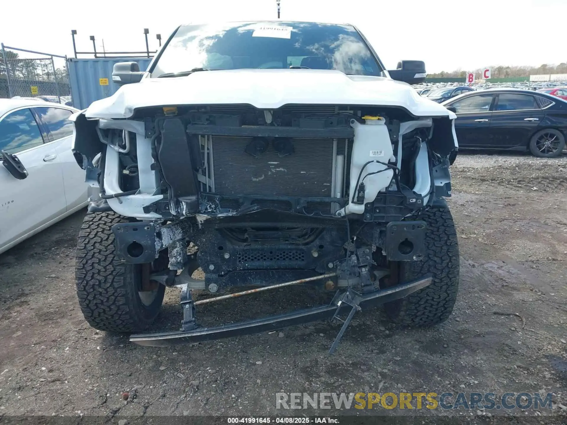 12 fotografías del automóvil dañado 1C6SRFFT7NN204928 RAM 1500 2022