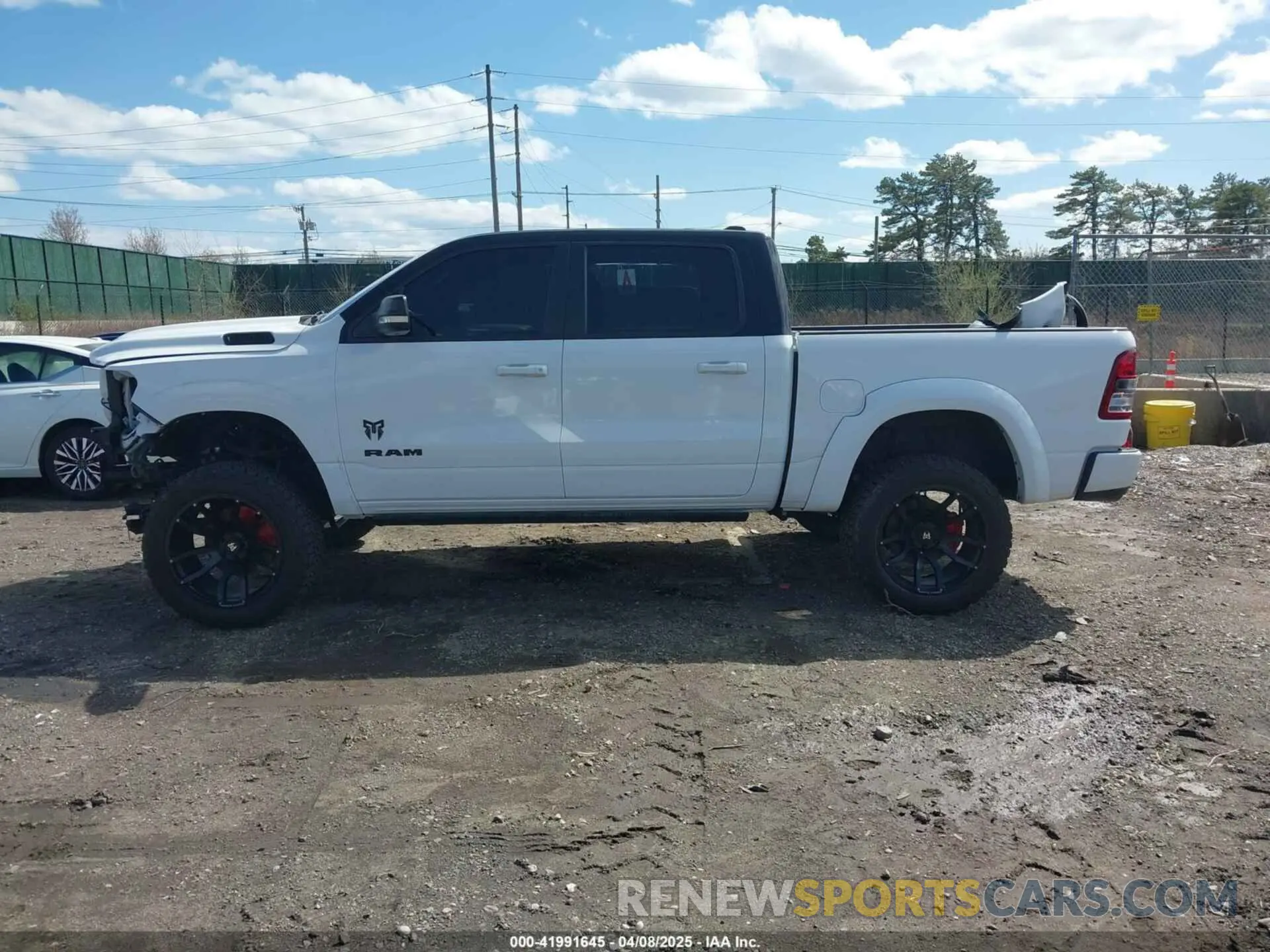 14 fotografías del automóvil dañado 1C6SRFFT7NN204928 RAM 1500 2022