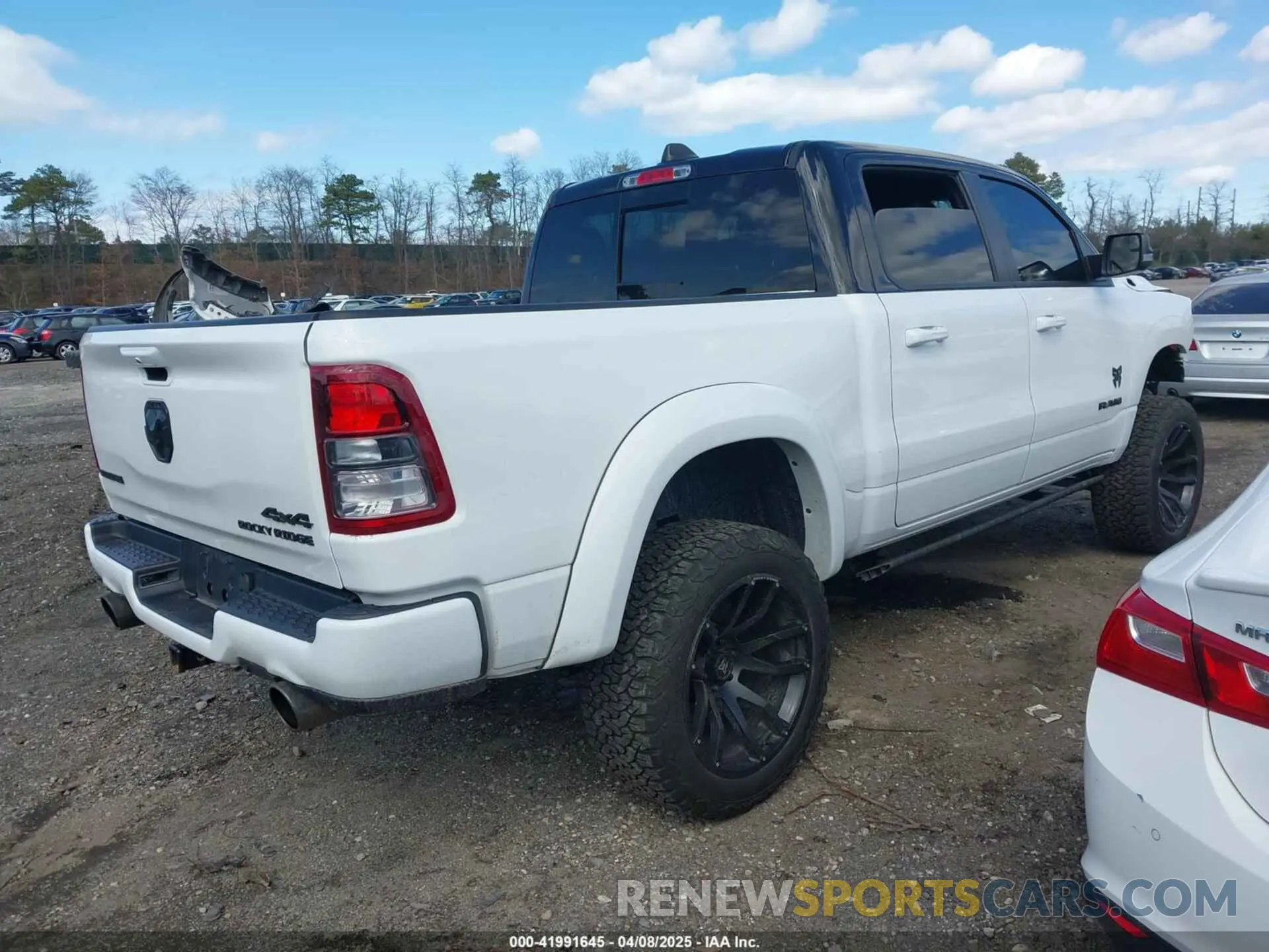 4 fotografías del automóvil dañado 1C6SRFFT7NN204928 RAM 1500 2022
