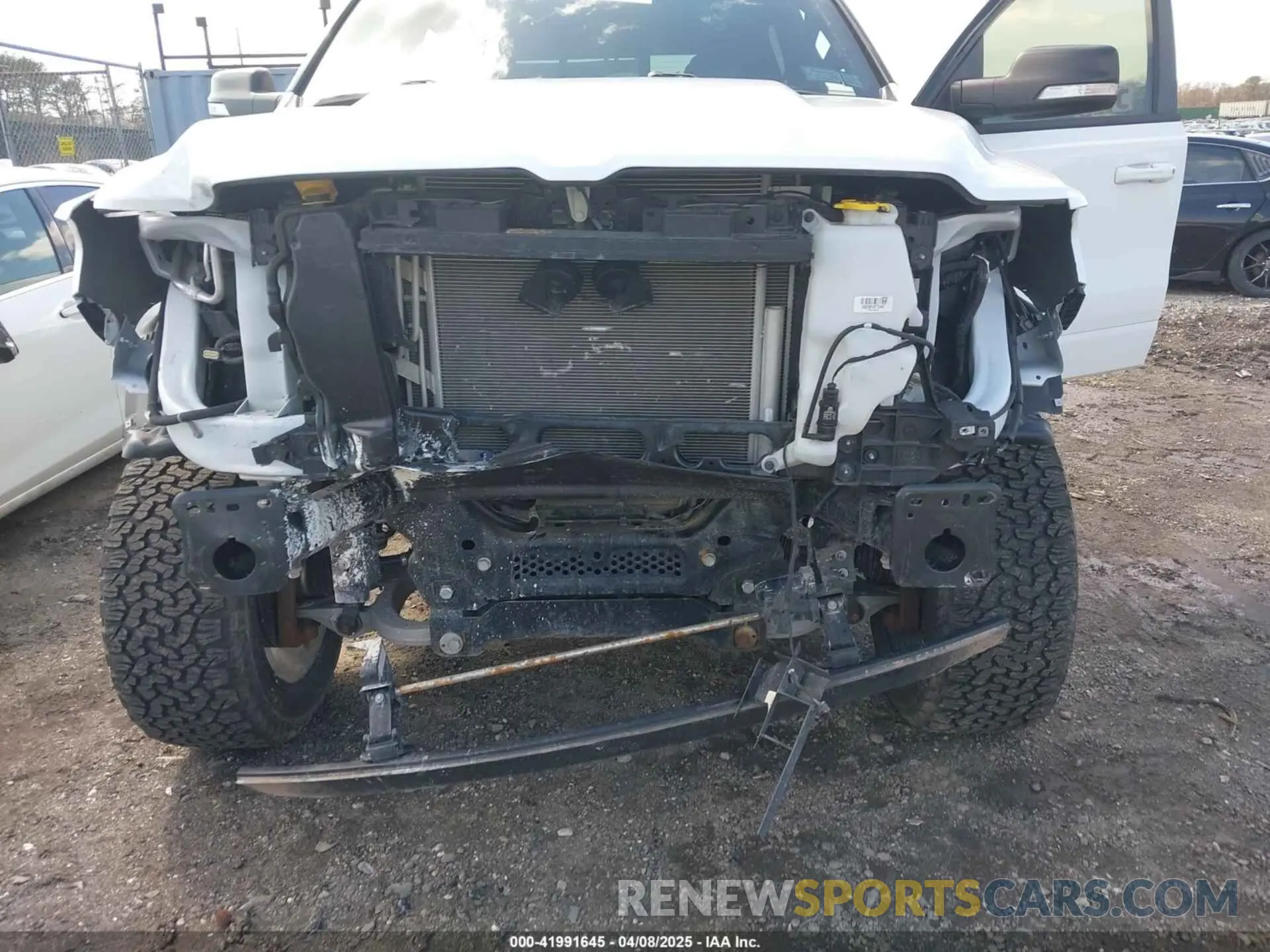 6 fotografías del automóvil dañado 1C6SRFFT7NN204928 RAM 1500 2022