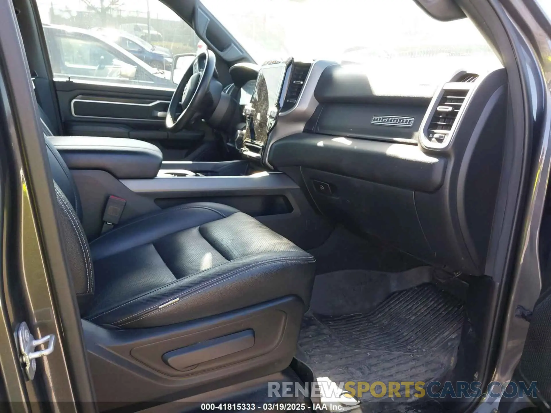 5 fotografías del automóvil dañado 1C6SRFFTXNN236241 RAM 1500 2022