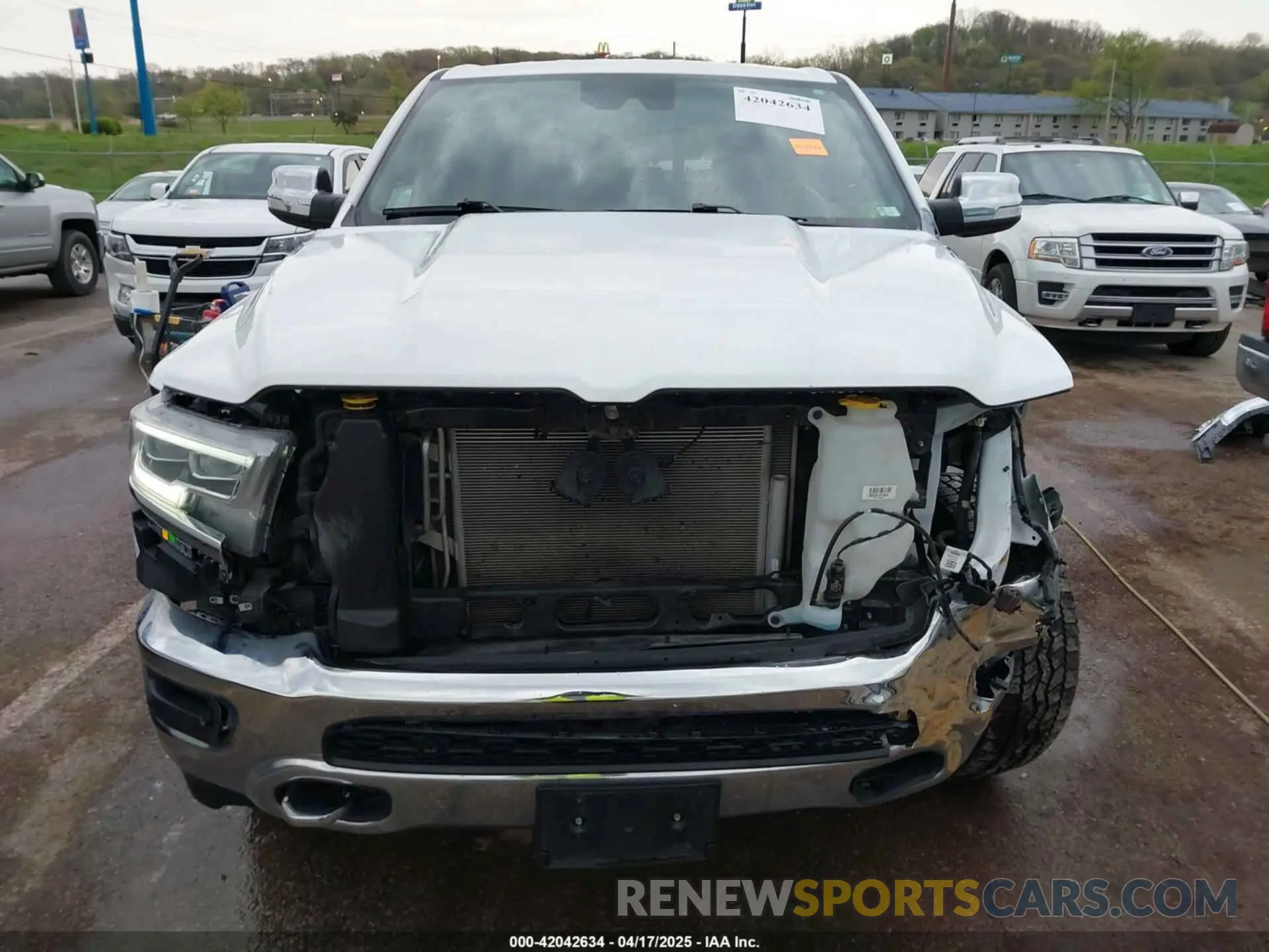 13 fotografías del automóvil dañado 1C6SRFHT6NN446901 RAM 1500 2022