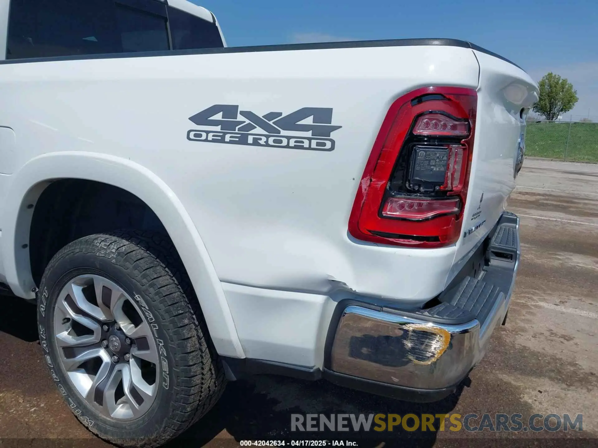 20 fotografías del automóvil dañado 1C6SRFHT6NN446901 RAM 1500 2022