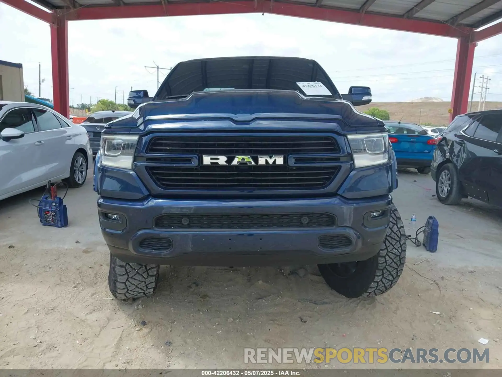 13 fotografías del automóvil dañado 1C6SRFJT5NN296693 RAM 1500 2022