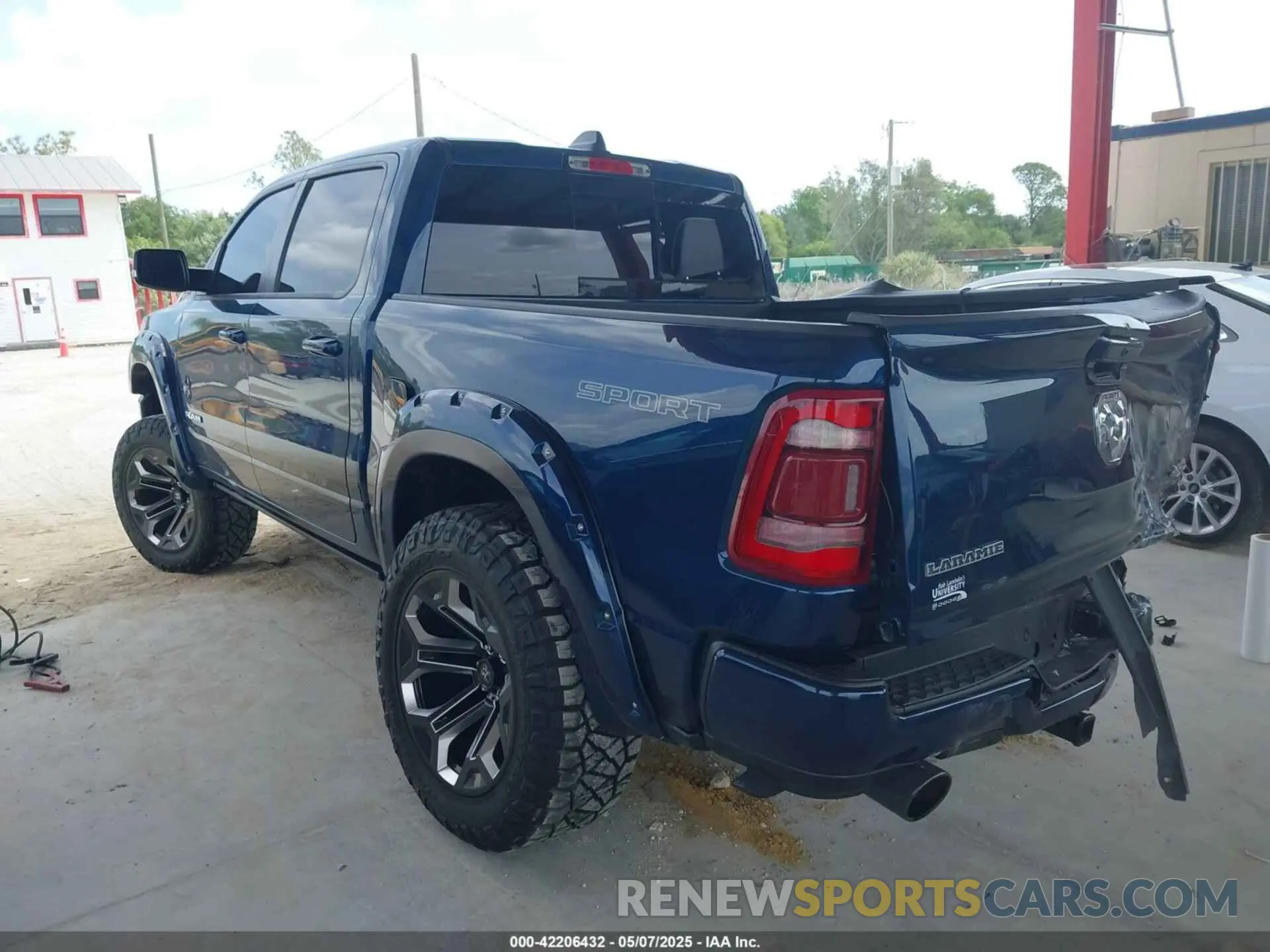 3 fotografías del automóvil dañado 1C6SRFJT5NN296693 RAM 1500 2022