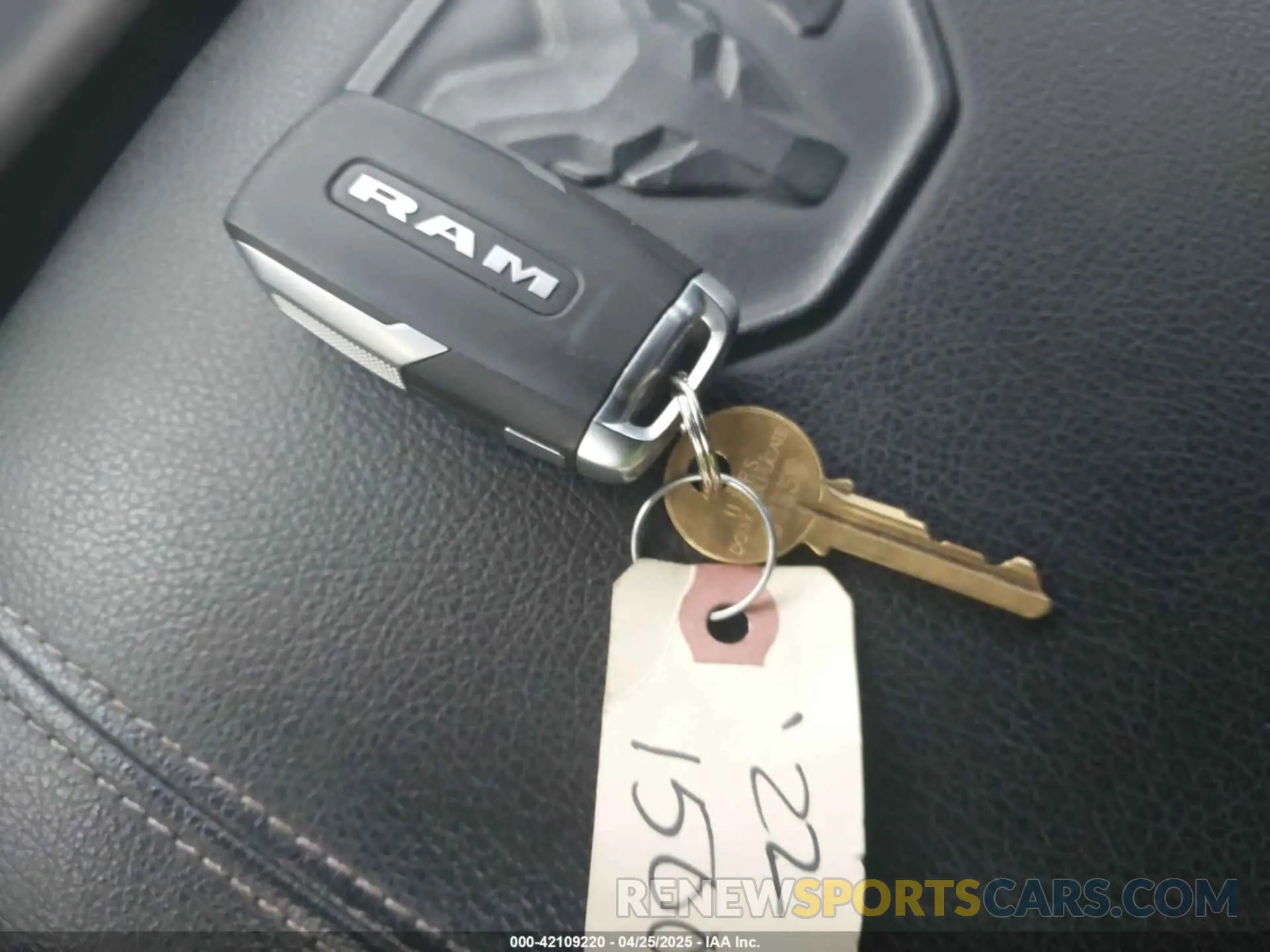 11 fotografías del automóvil dañado 1C6SRFJT6NN402536 RAM 1500 2022