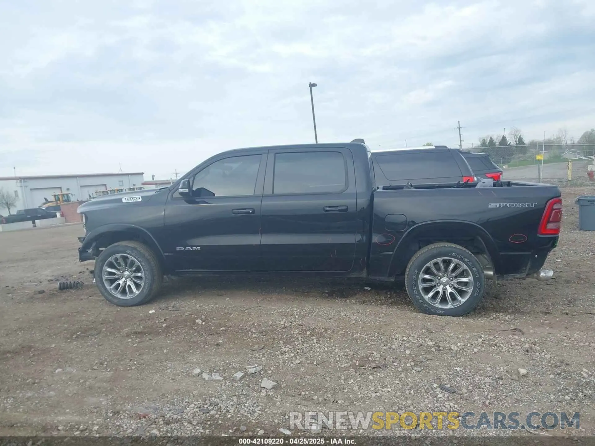 14 fotografías del automóvil dañado 1C6SRFJT6NN402536 RAM 1500 2022