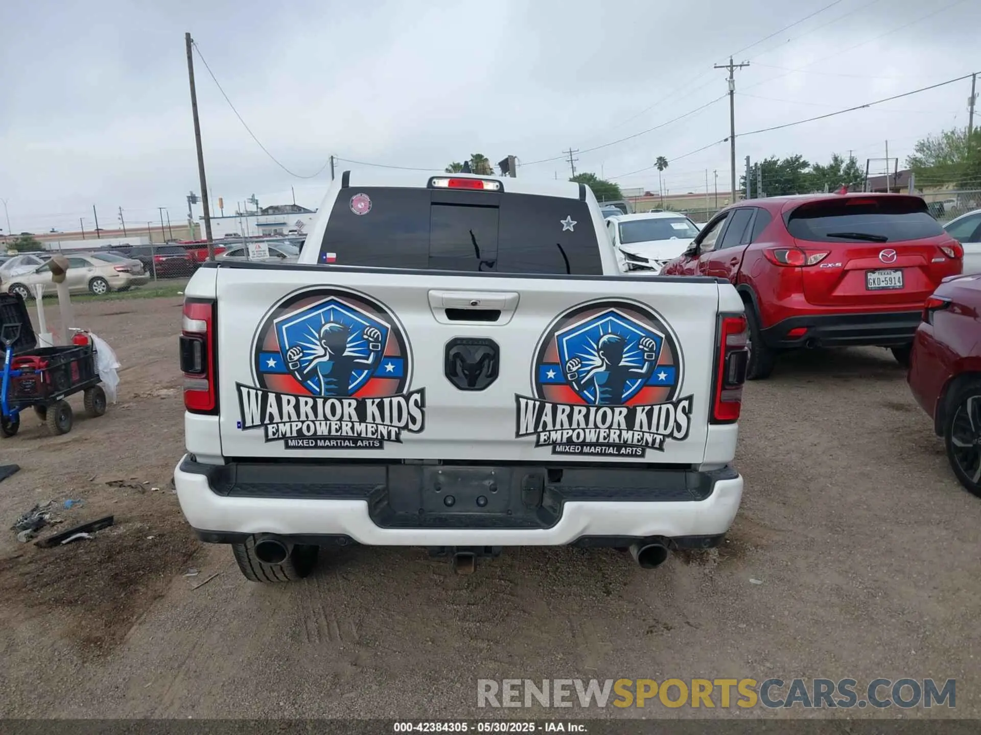 17 fotografías del automóvil dañado 1C6SRFJTXNN129844 RAM 1500 2022
