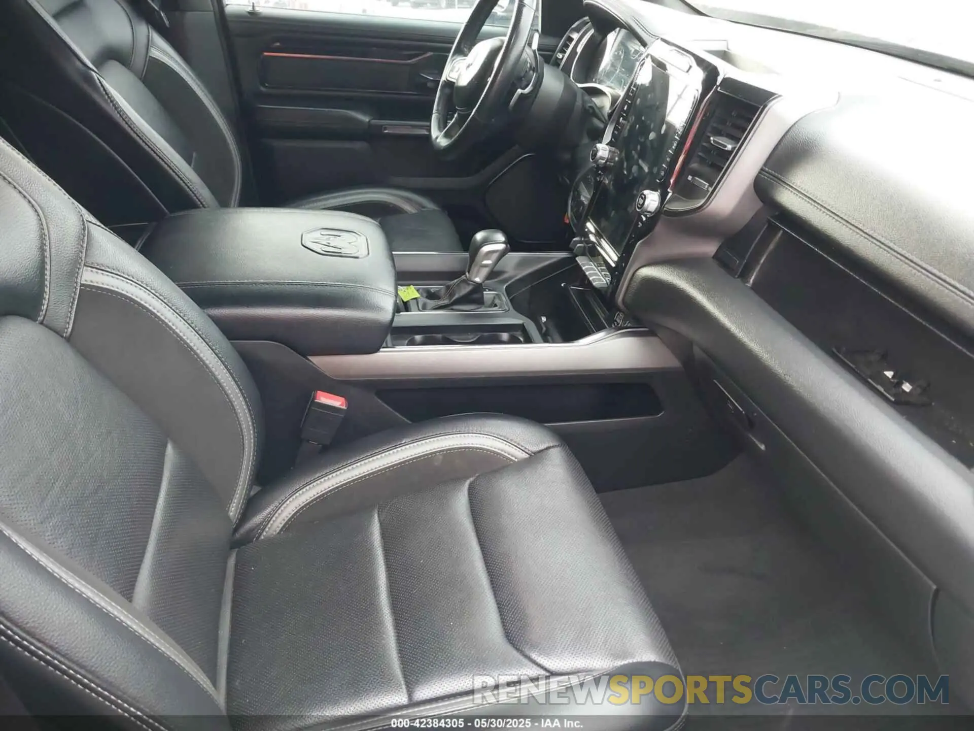 5 fotografías del automóvil dañado 1C6SRFJTXNN129844 RAM 1500 2022