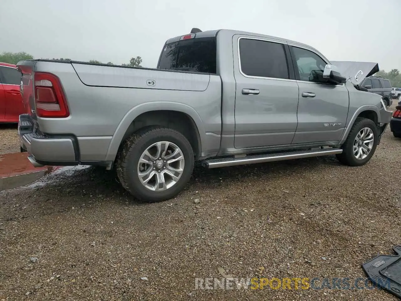 3 fotografías del automóvil dañado 1C6SRFKM7NN288246 RAM 1500 2022