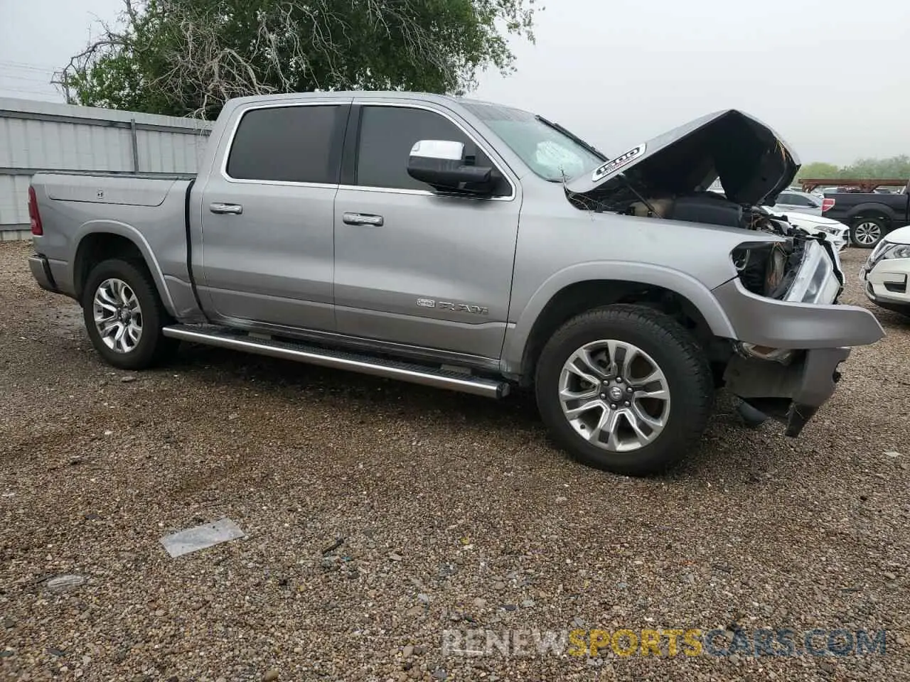 4 fotografías del automóvil dañado 1C6SRFKM7NN288246 RAM 1500 2022
