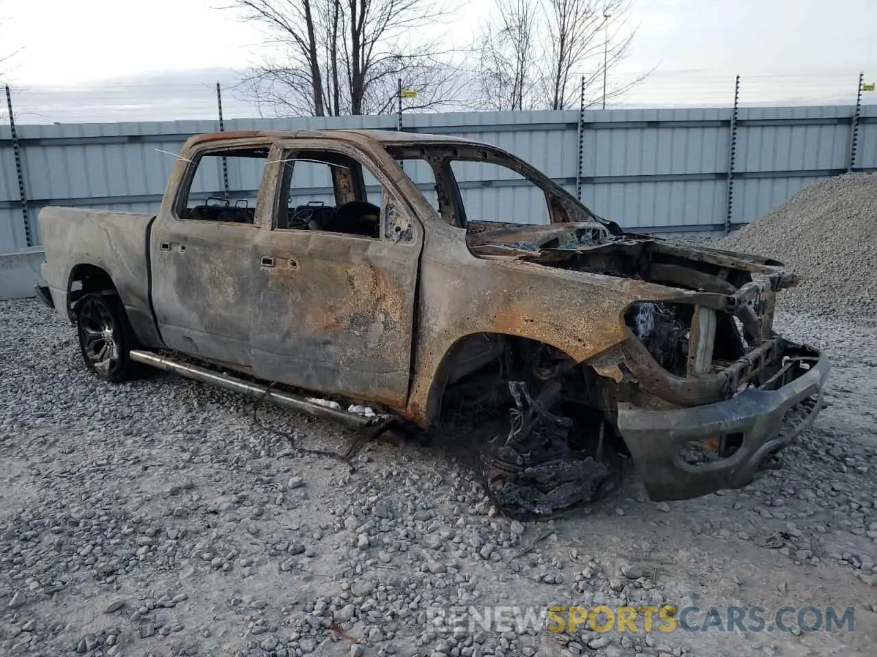 4 fotografías del automóvil dañado 1C6SRFKM7NN412922 RAM 1500 2022
