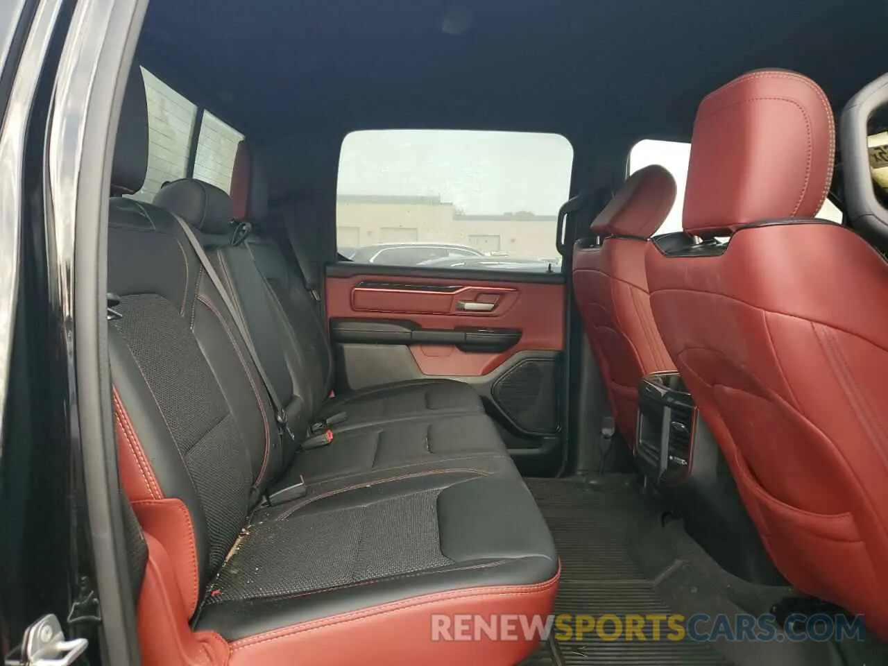 10 fotografías del automóvil dañado 1C6SRFLM4NN185865 RAM 1500 2022