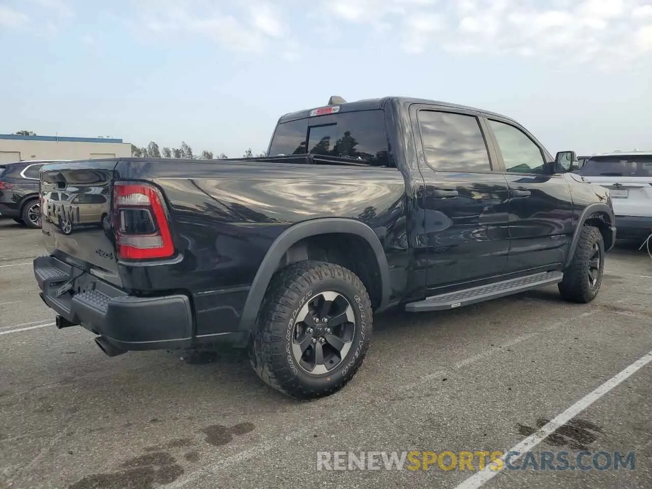 3 fotografías del automóvil dañado 1C6SRFLM4NN185865 RAM 1500 2022