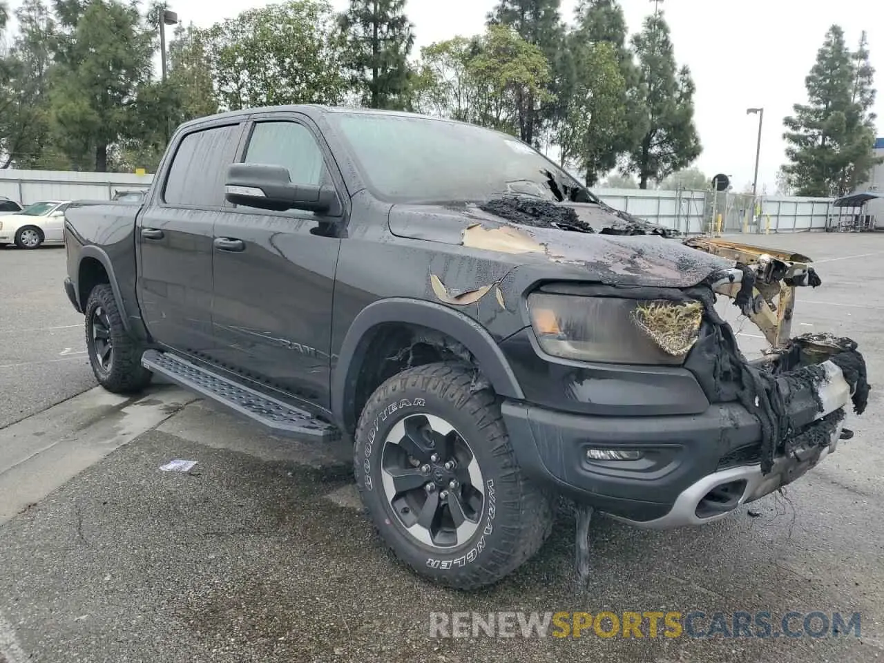 4 fotografías del automóvil dañado 1C6SRFLM4NN185865 RAM 1500 2022