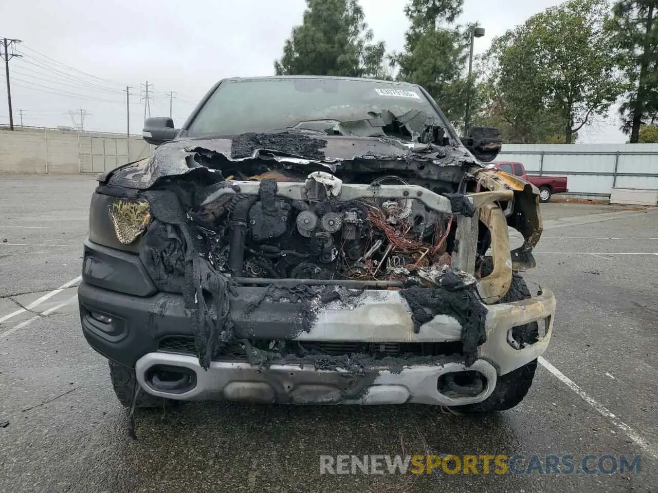 5 fotografías del automóvil dañado 1C6SRFLM4NN185865 RAM 1500 2022