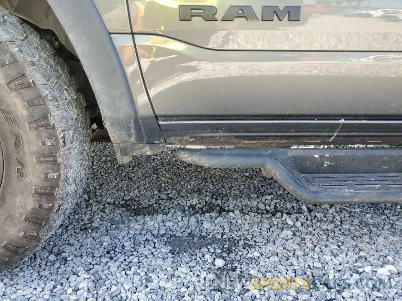 12 fotografías del automóvil dañado 1C6SRFLT1NN322669 RAM 1500 2022