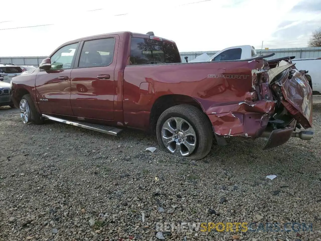 2 fotografías del automóvil dañado 1C6SRFMT3NN265986 RAM 1500 2022