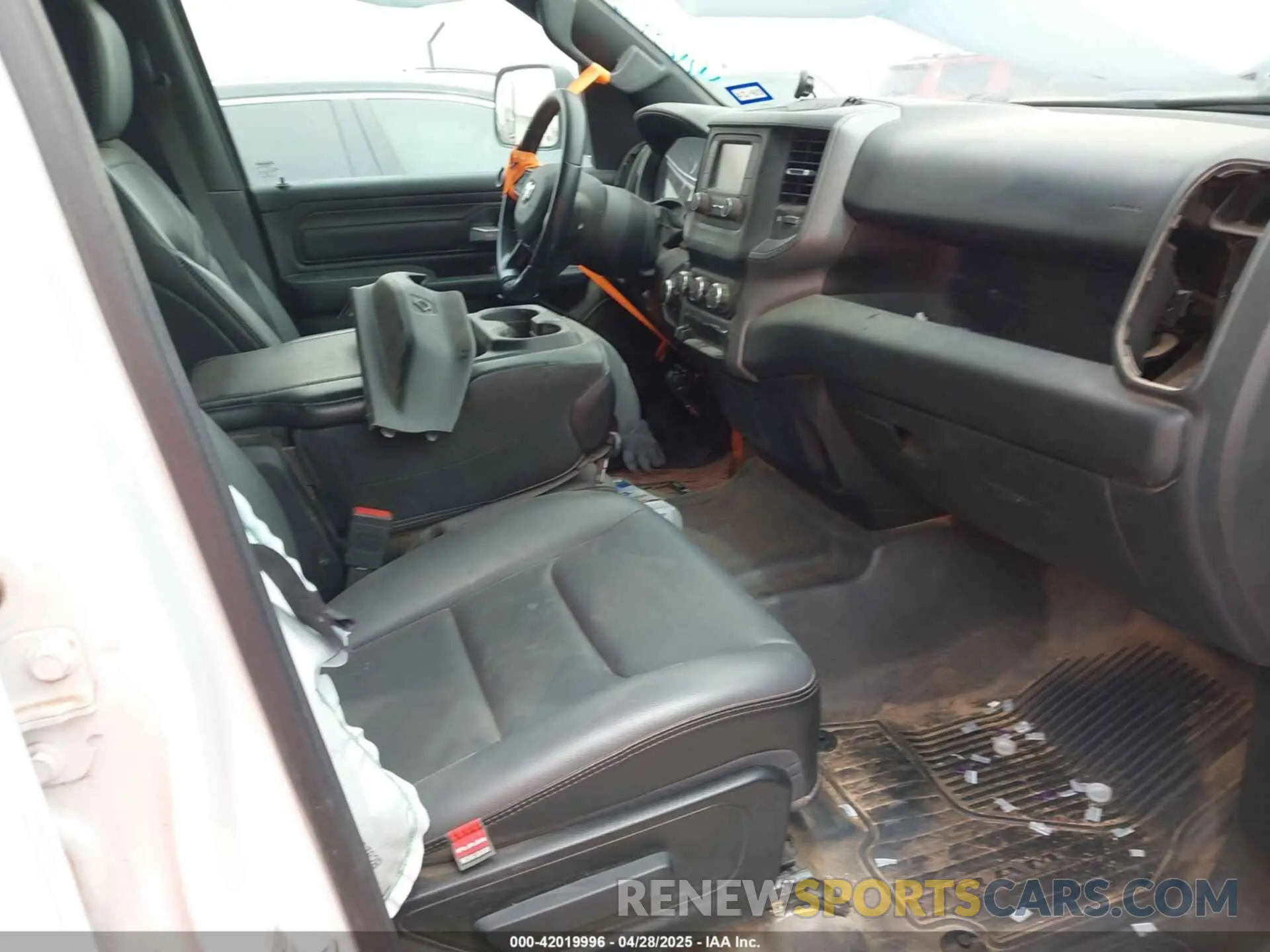 5 fotografías del automóvil dañado 1C6SRFNT0NN416927 RAM 1500 2022