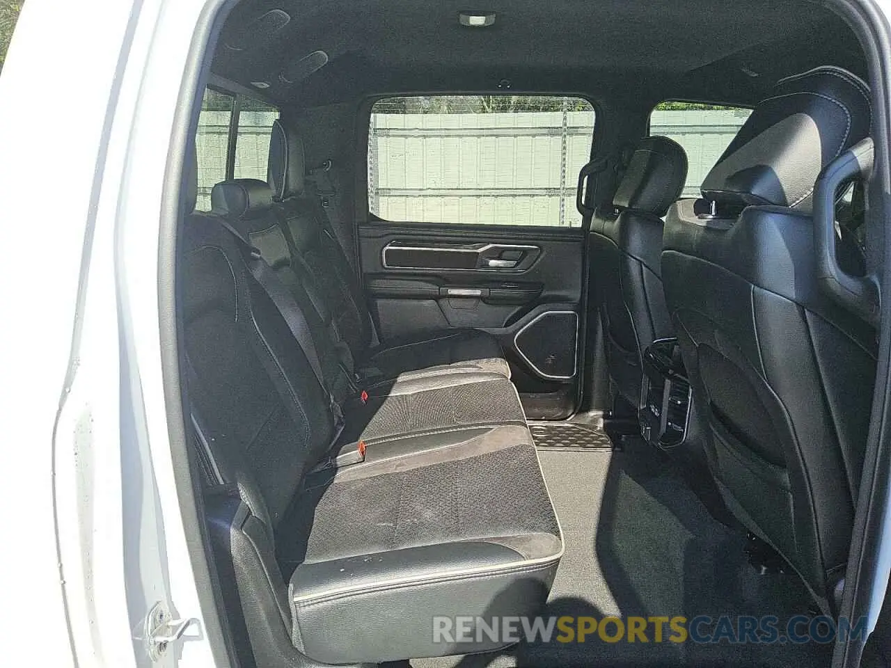 11 fotografías del automóvil dañado 1C6SRFRT6NN167351 RAM 1500 2022