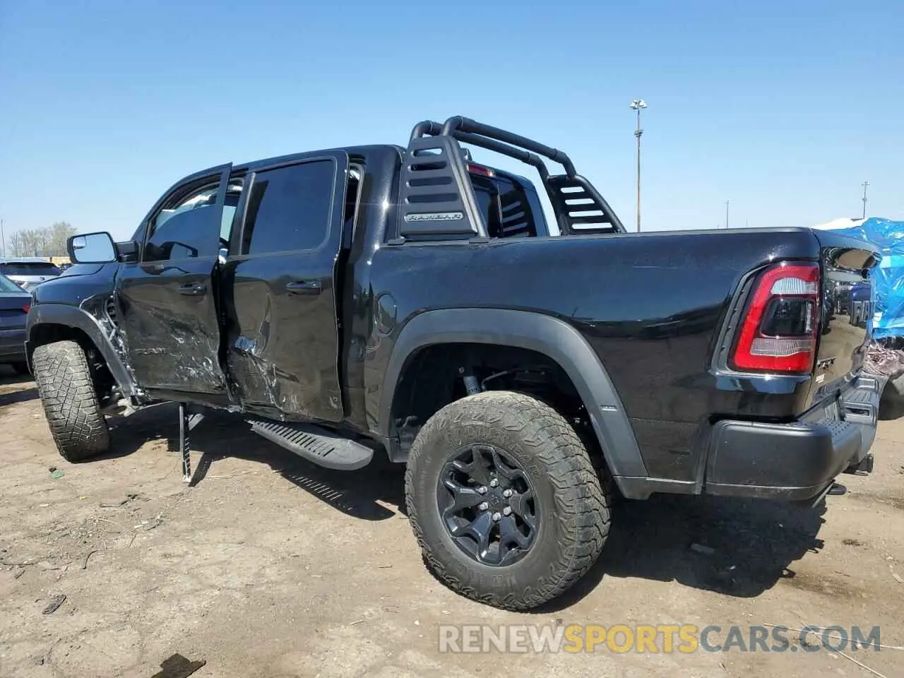 2 fotografías del automóvil dañado 1C6SRFU91NN112513 RAM 1500 2022