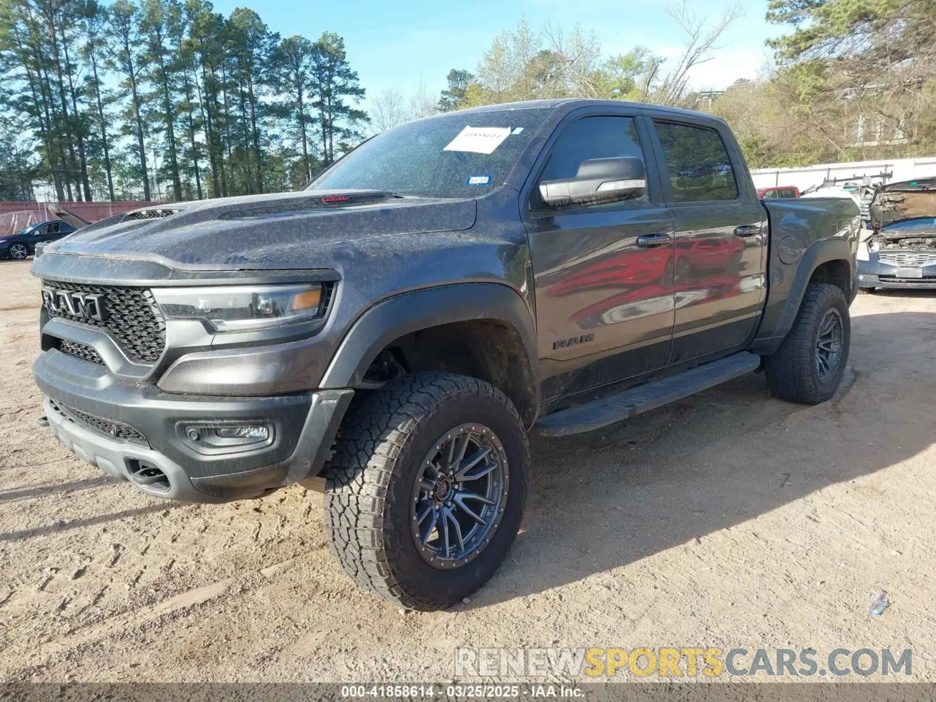 2 fotografías del automóvil dañado 1C6SRFU94NN150172 RAM 1500 2022