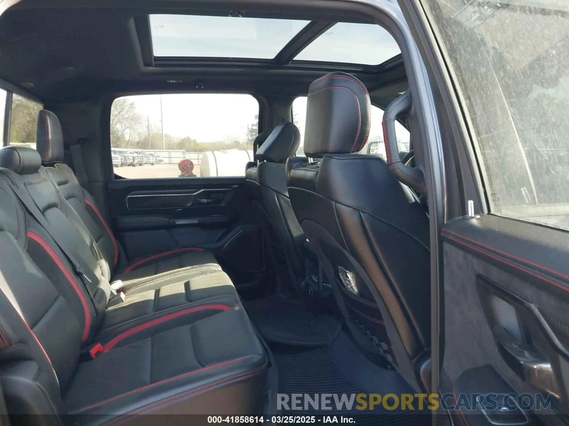 8 fotografías del automóvil dañado 1C6SRFU94NN150172 RAM 1500 2022