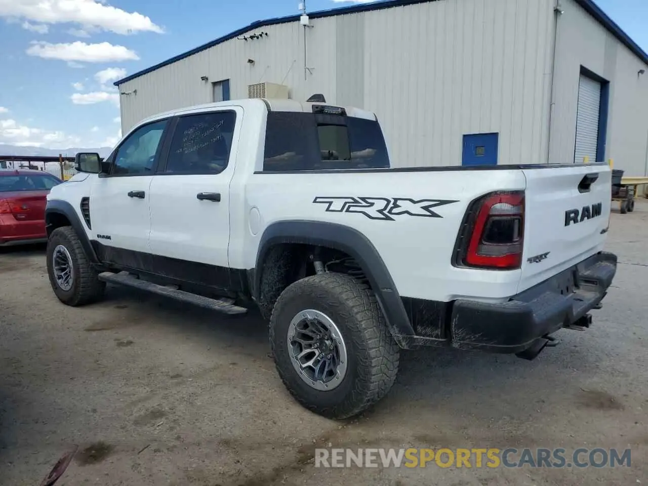 2 fotografías del automóvil dañado 1C6SRFU96NN193489 RAM 1500 2022